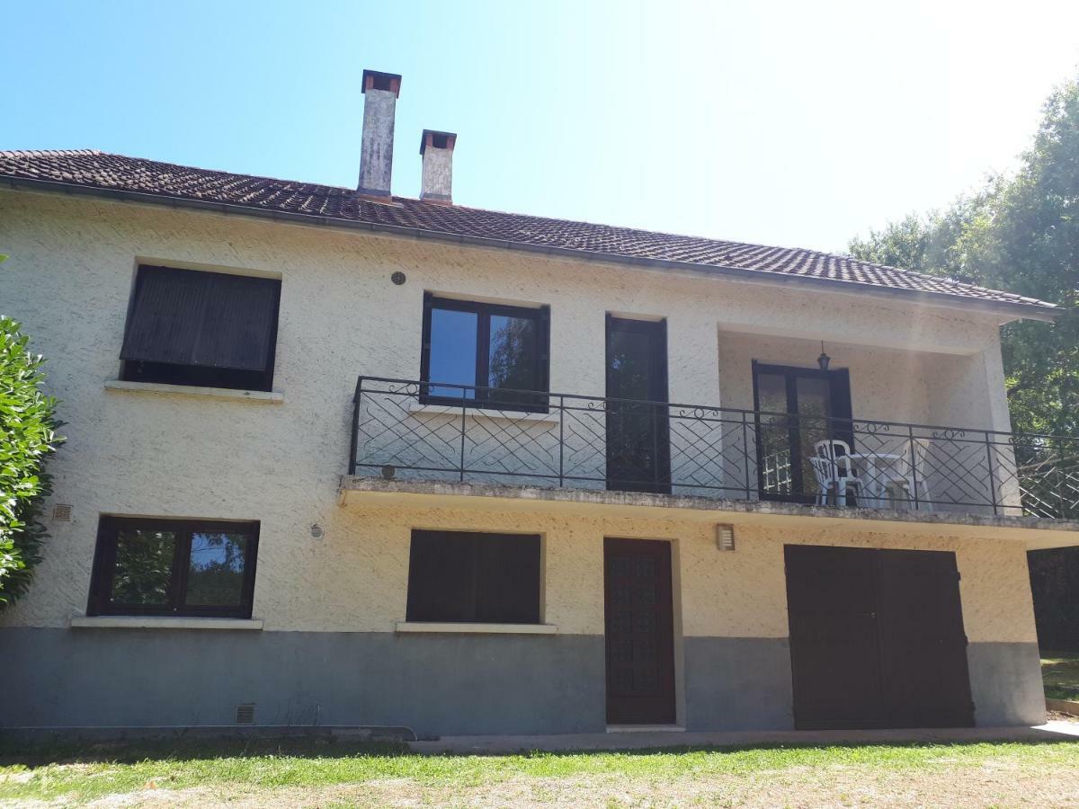 Location De Vacances A Gourdon En Bouriane 外观 照片