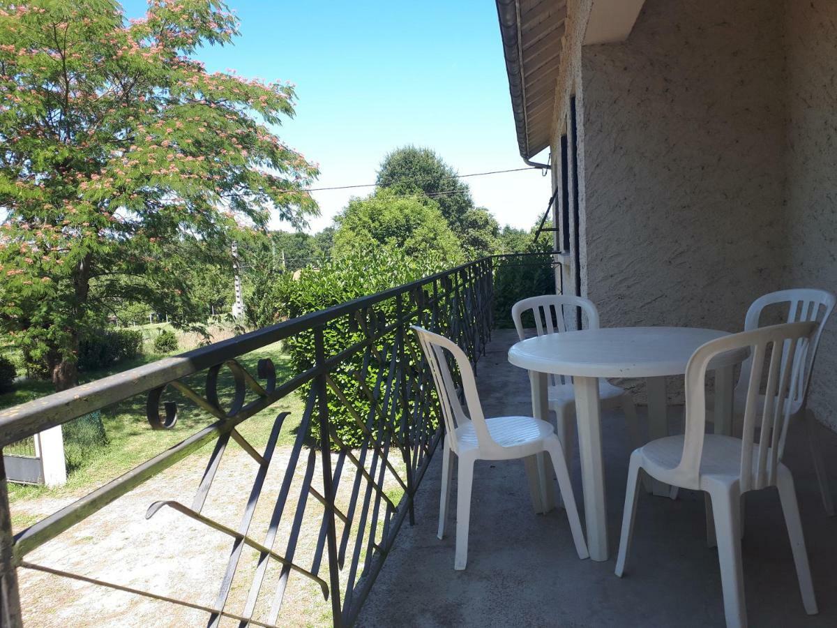 Location De Vacances A Gourdon En Bouriane 外观 照片