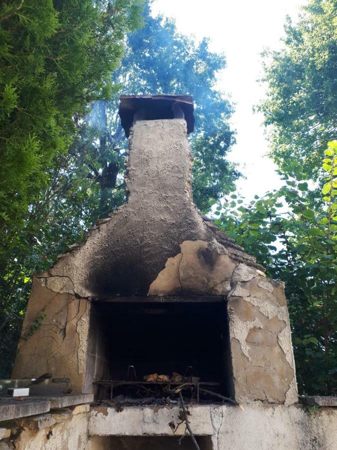 Location De Vacances A Gourdon En Bouriane 外观 照片